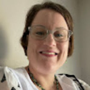 Meet your Posher, Leeann